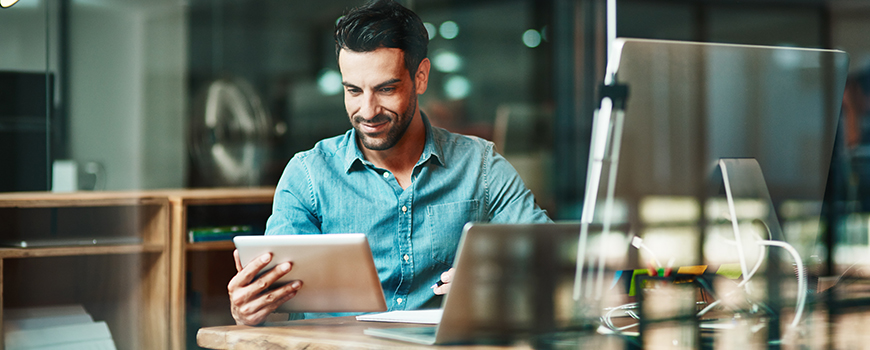 Man Discovers The Advantages Of Small Business Mobile Banking