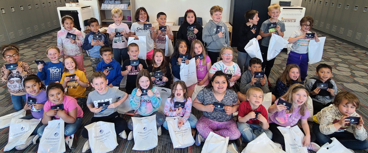 Northwest Bank | Estherville Students